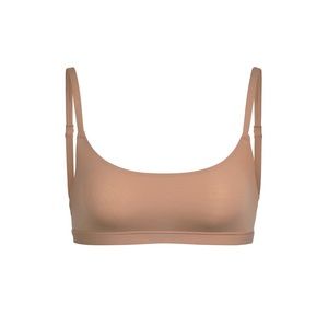 JK206- SKIMS FITS EVERYBODY SCOOP BRALETTE. Soft Faux Leather Material (NWT)